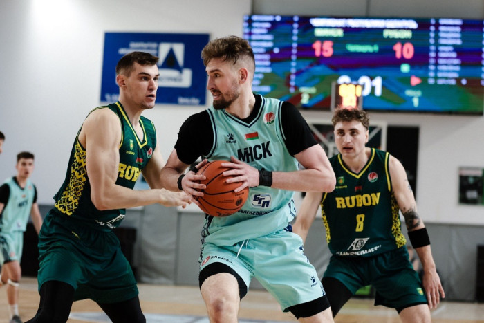 Завершили регулярный сезон победой!0088